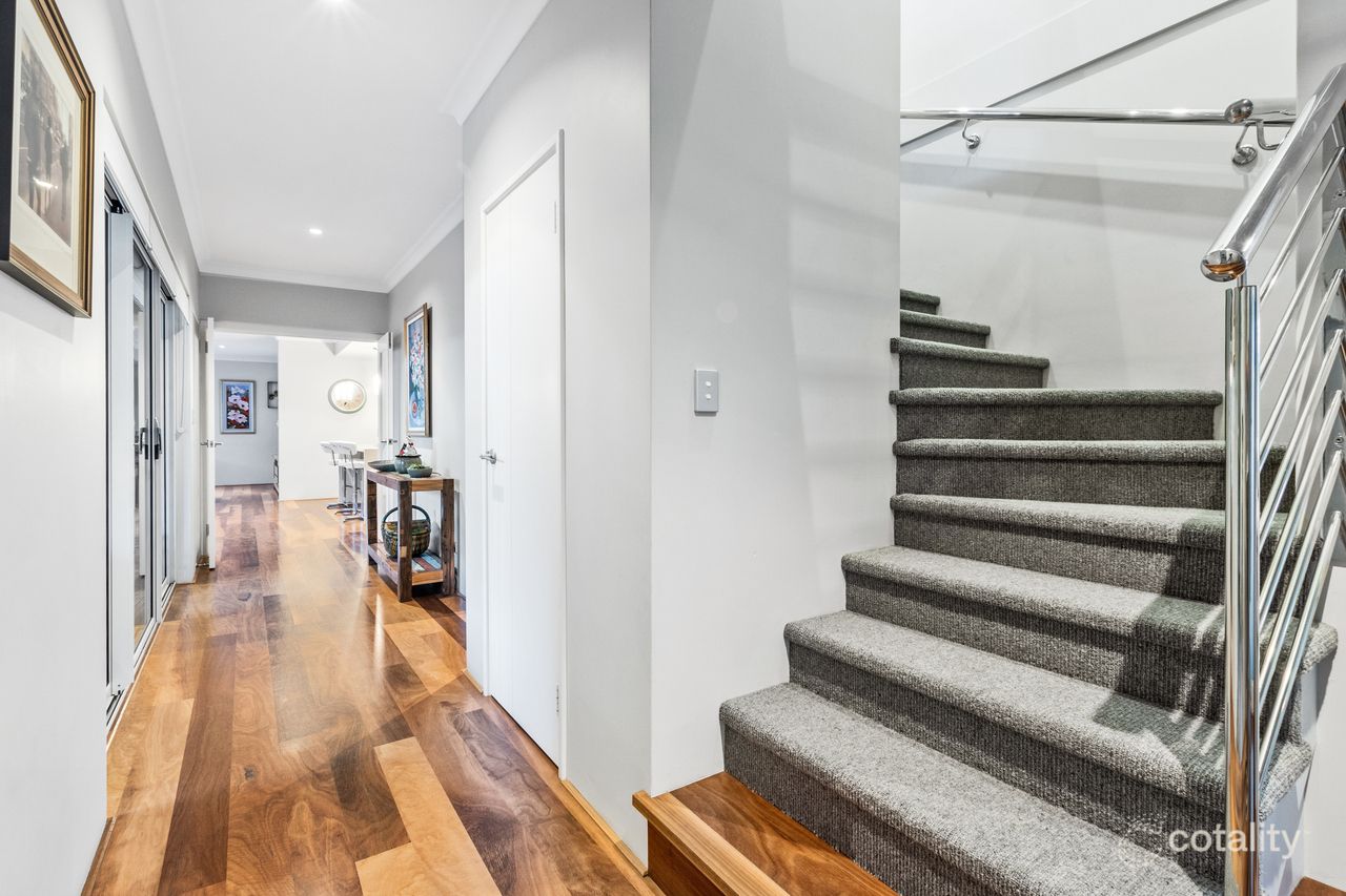 13 Martinique Mews, Hillarys, WA 6025