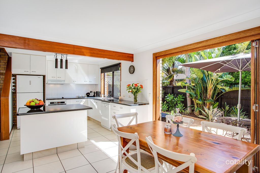2/25 Sunbird St, Burleigh Waters, QLD 4220