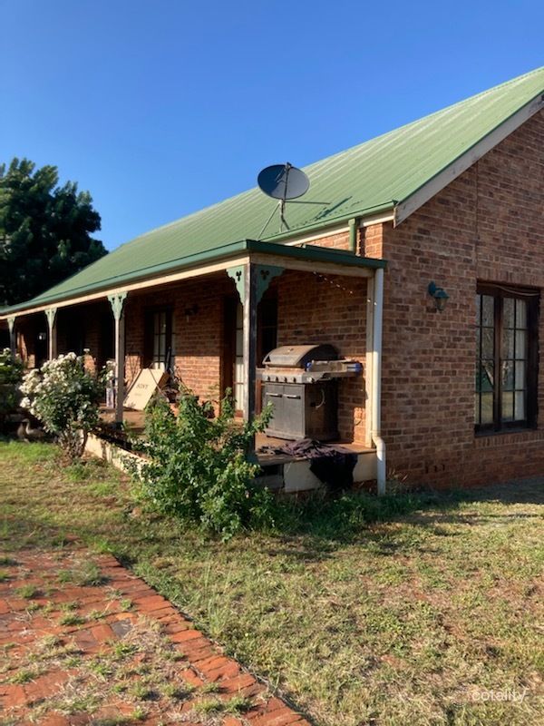 25 Gospers Lane, Peak Hill, NSW 2869