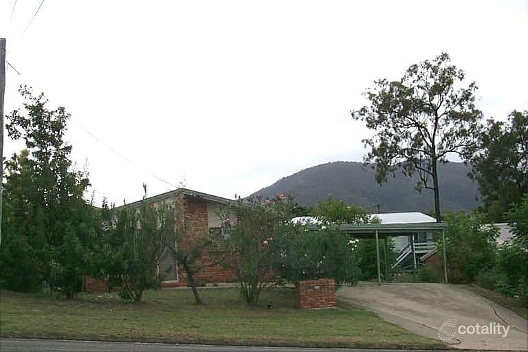 384 Feez St, Norman Gardens, QLD 4701