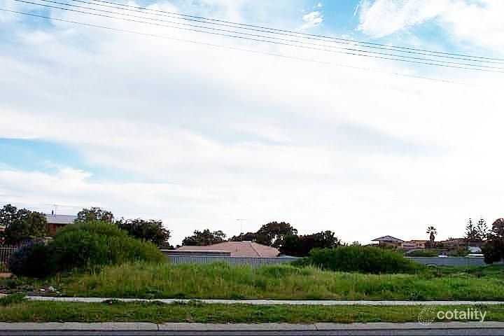 111 Lagoon Dr, Yanchep, WA 6035