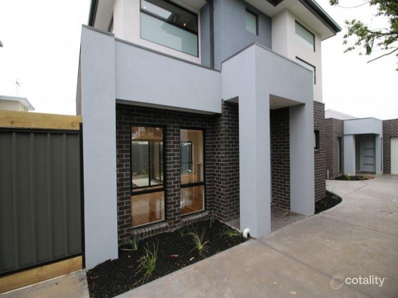 2/11 Almond Ave, Brooklyn, VIC 3012