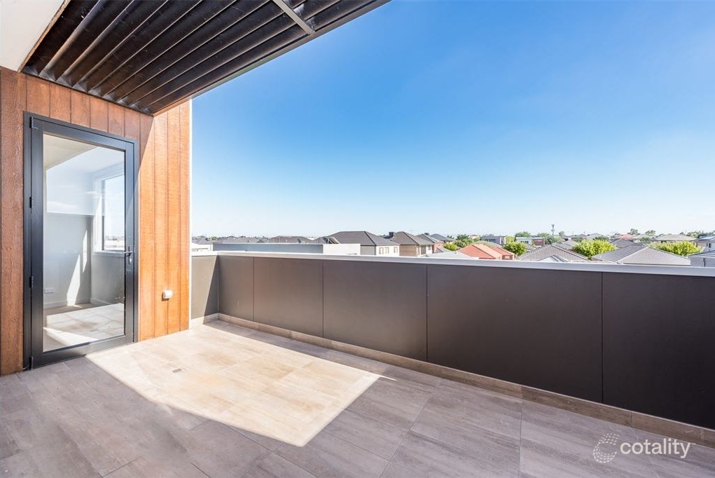 31/2 Monckton Pl, Caroline Springs, VIC 3023