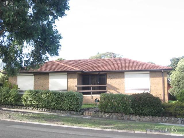 9 Joseph Banks Cres, Endeavour Hills, VIC 3802