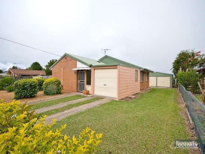 15 Meadow St, Caboolture, QLD 4510