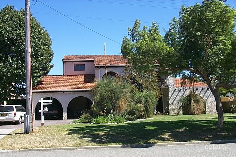 9 Isaac St, Melville, WA 6156