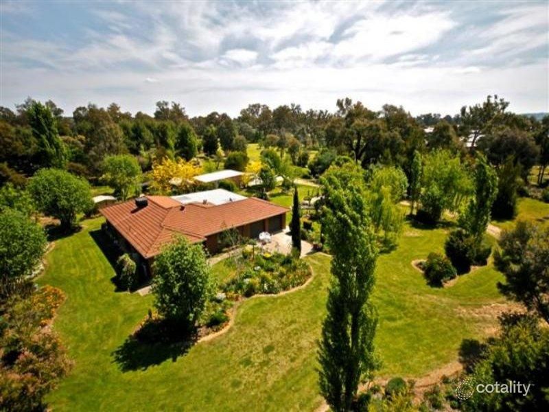 118-120 Townsend St, Howlong, NSW 2643