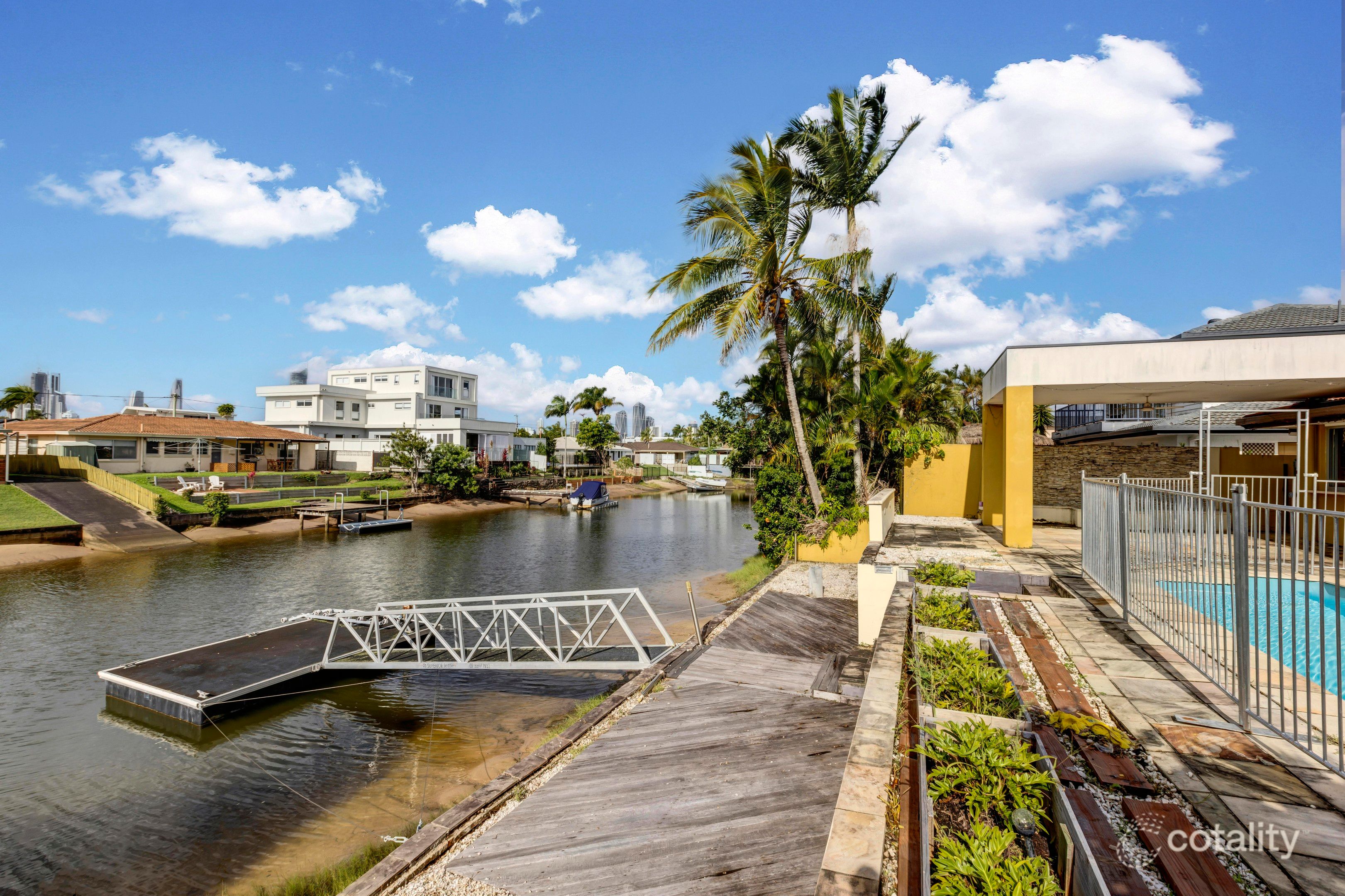 9 Ensenada Ct, Broadbeach Waters, QLD 4218