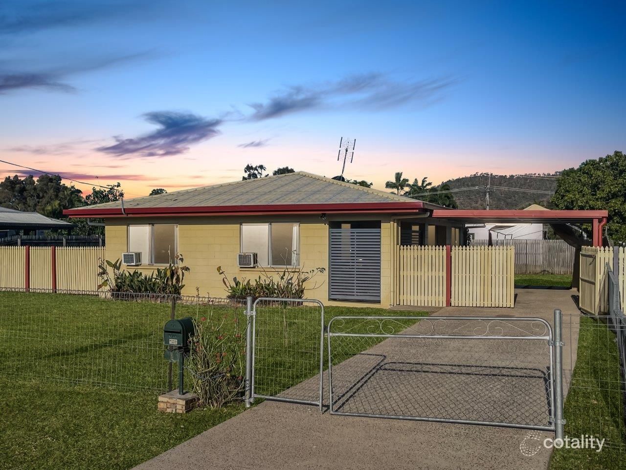 5 Falcon Cres, Condon, QLD 4815