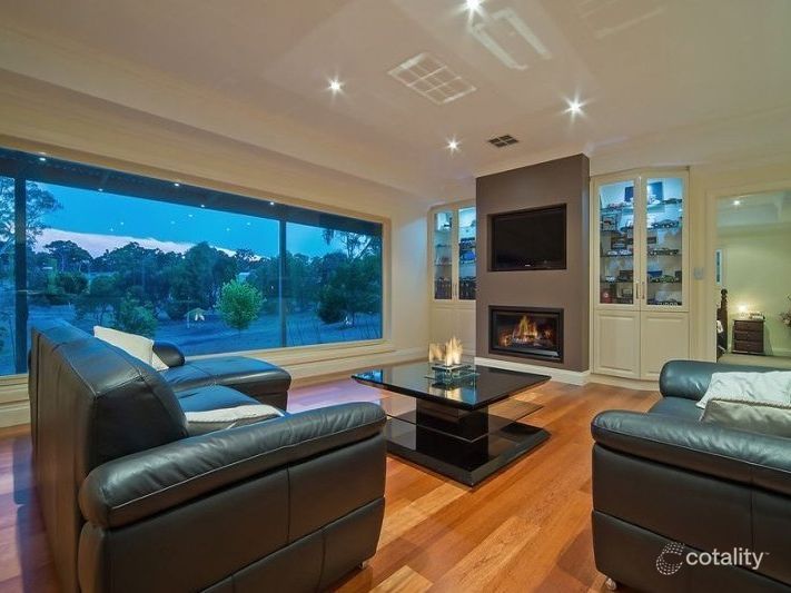 36 Colin Oliver Ct, Williamstown, SA 5351