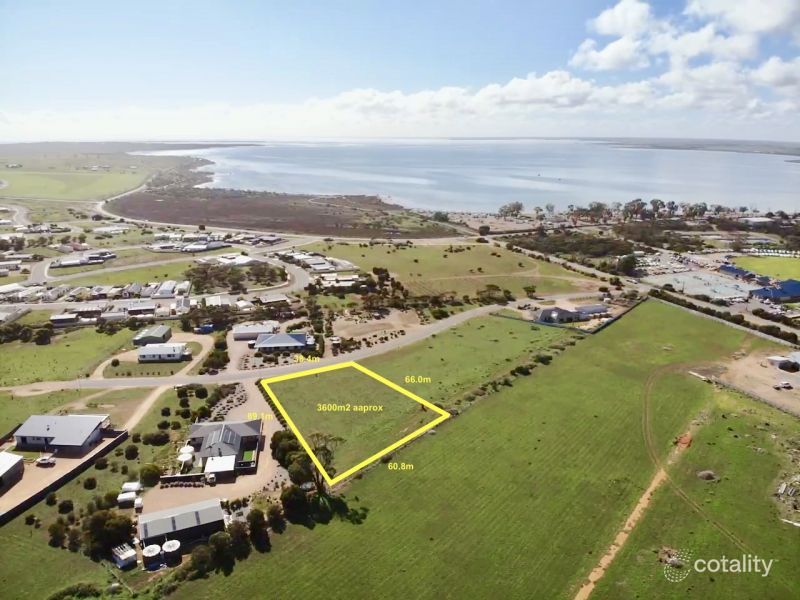 8 Anastasia Ave, Streaky Bay, SA 5680