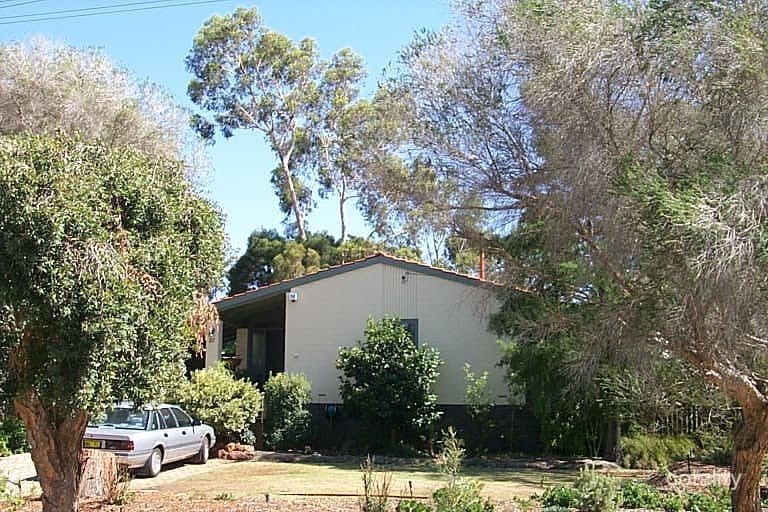 27 Tuart Rd, Lesmurdie, WA 6076