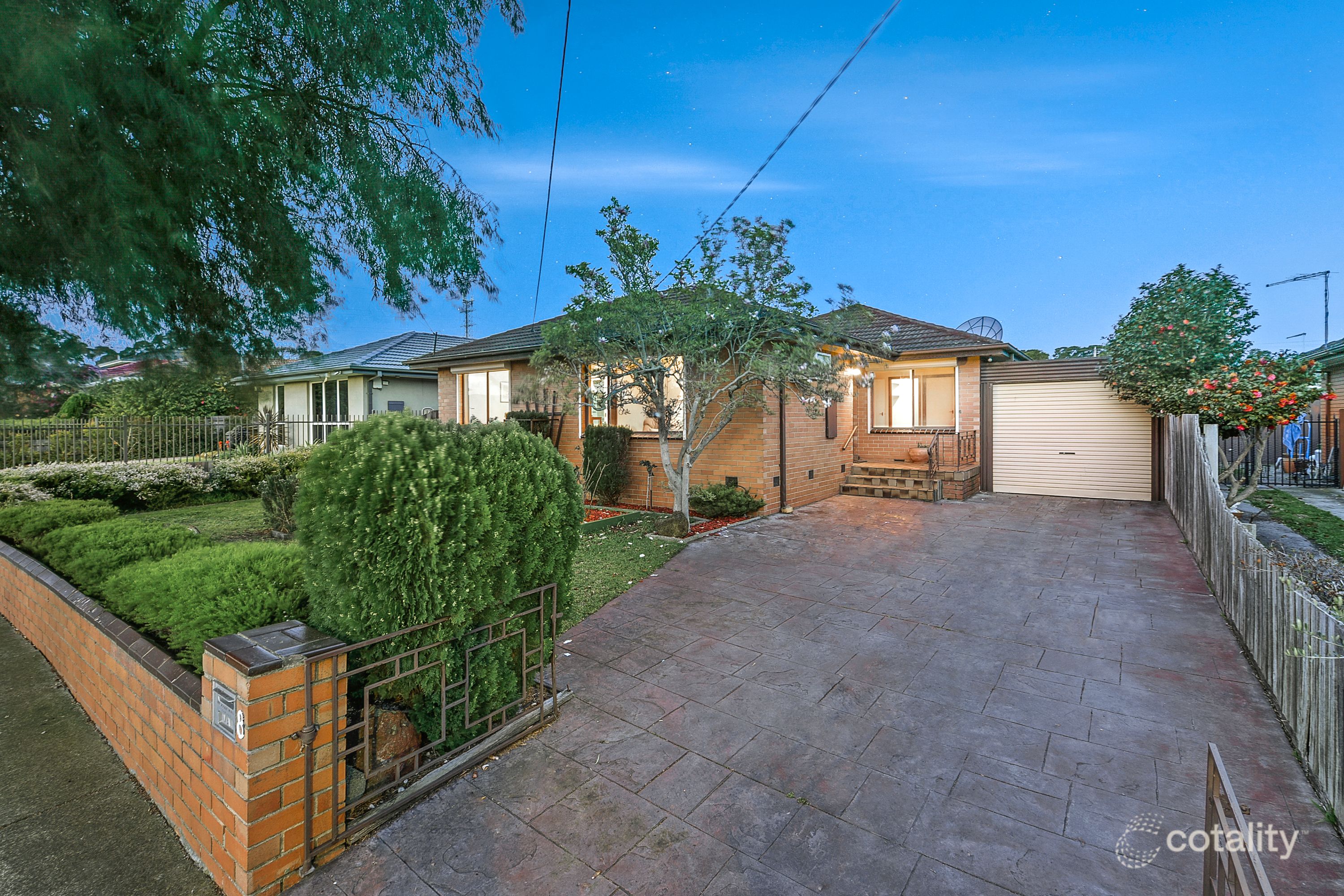8 Montrose St, Oakleigh South, VIC 3167