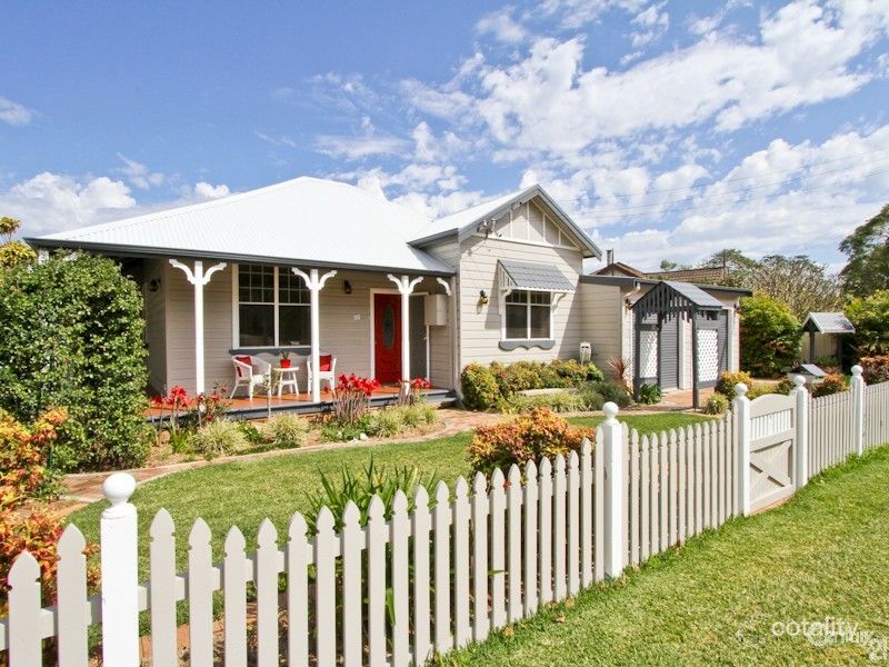 38 Speers St, Speers Point, NSW 2284