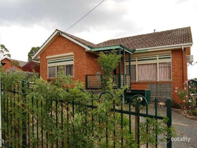 15 Heesom Cres, Churchill, VIC 3842