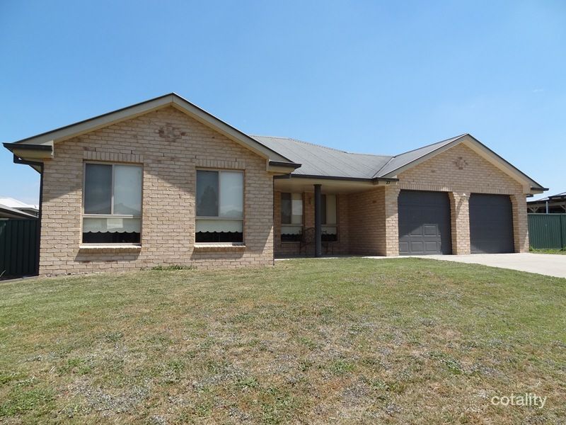 27 Federation Dr, Kelso, NSW 2795