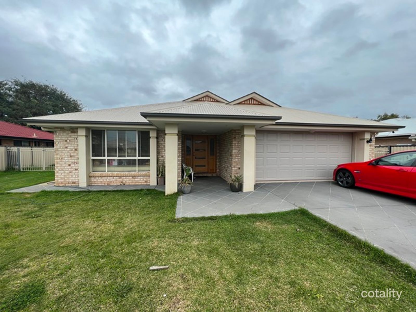 12 Back Ave, Chinchilla, QLD 4413