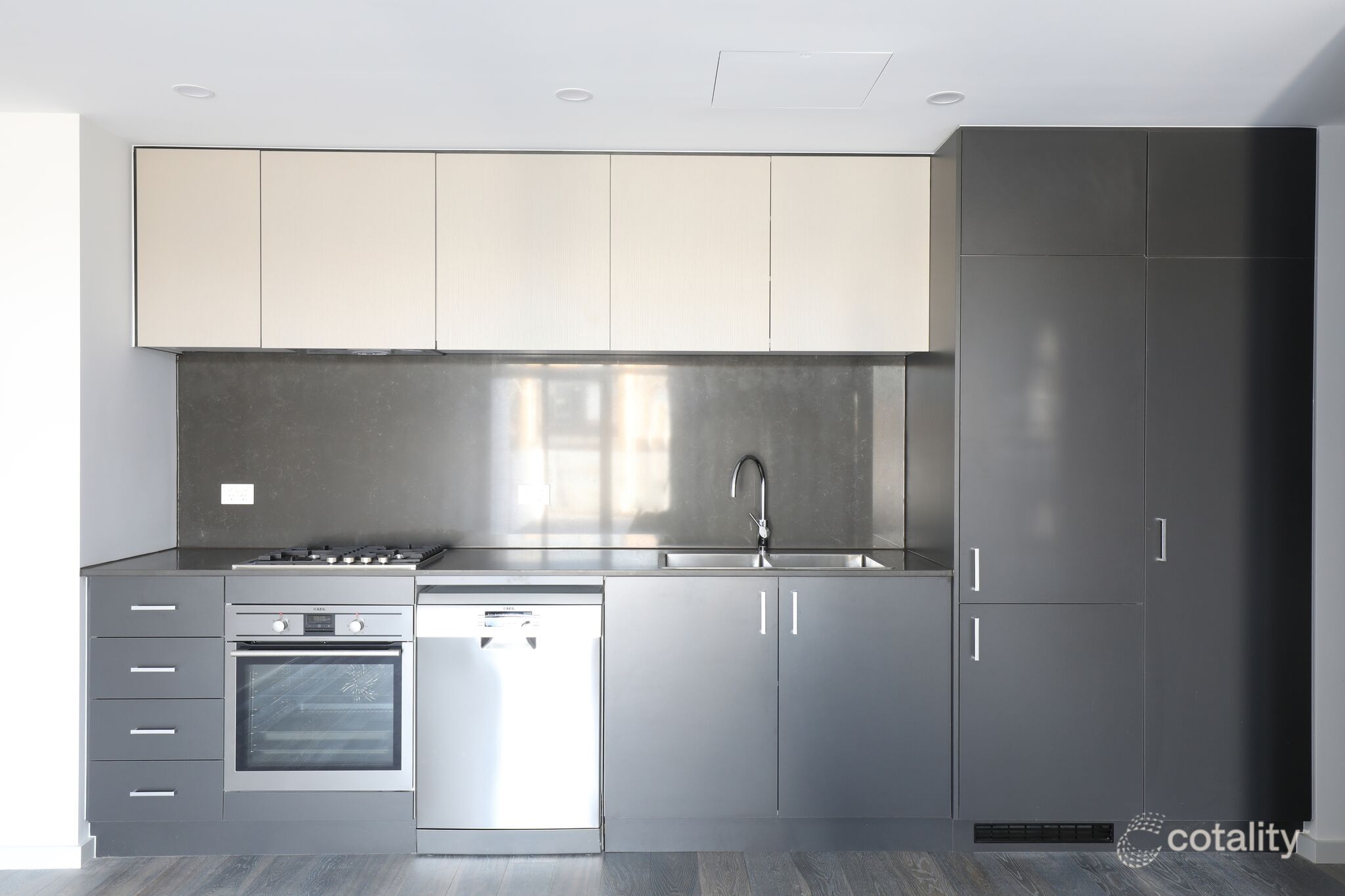 242/77 Hobsons Rd, Kensington, VIC 3031