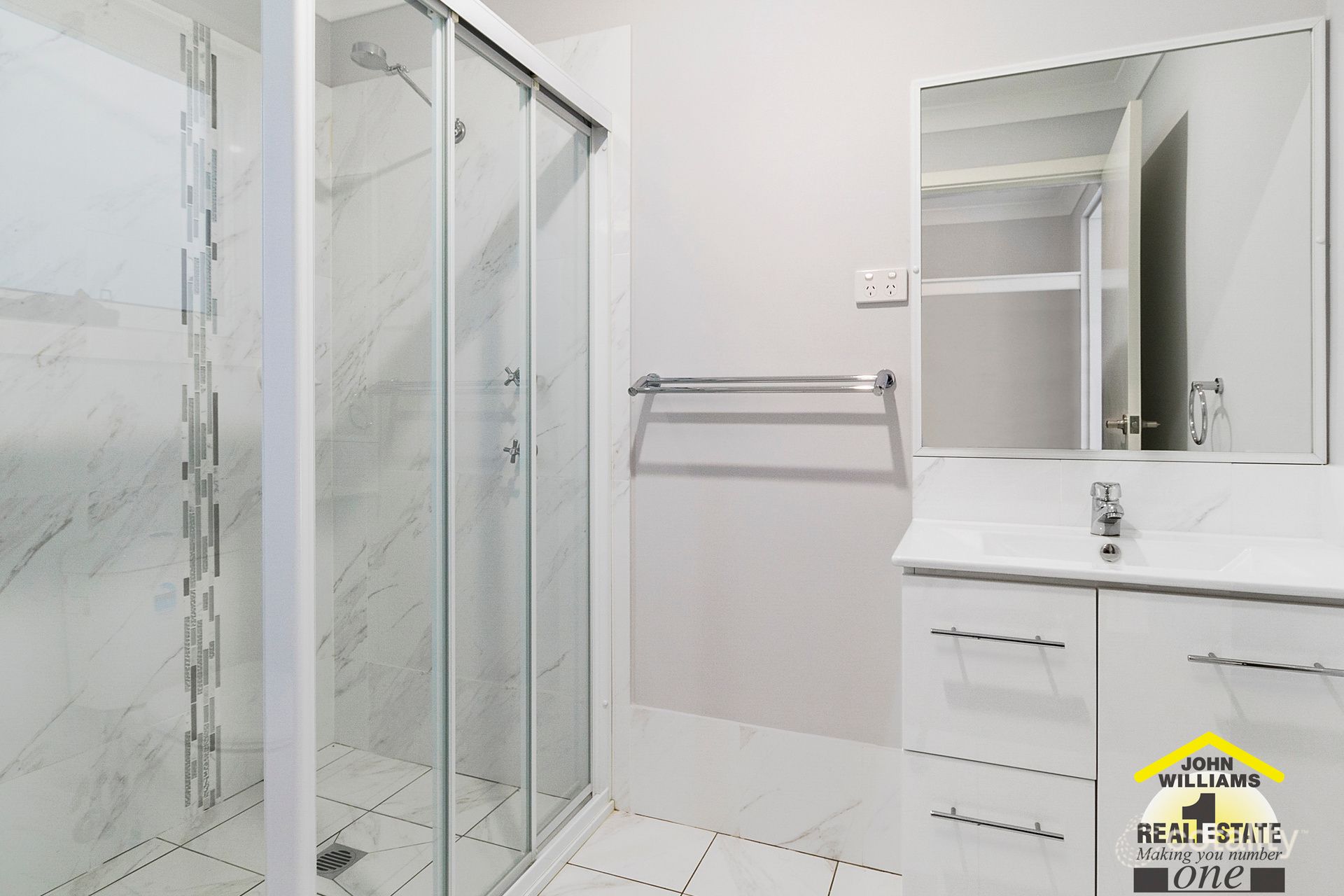32 Moorebank Ave, Moorebank, NSW 2170