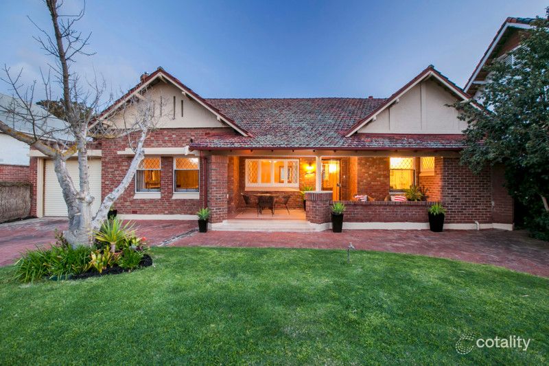 14 Maturin Rd, Glenelg, SA 5045