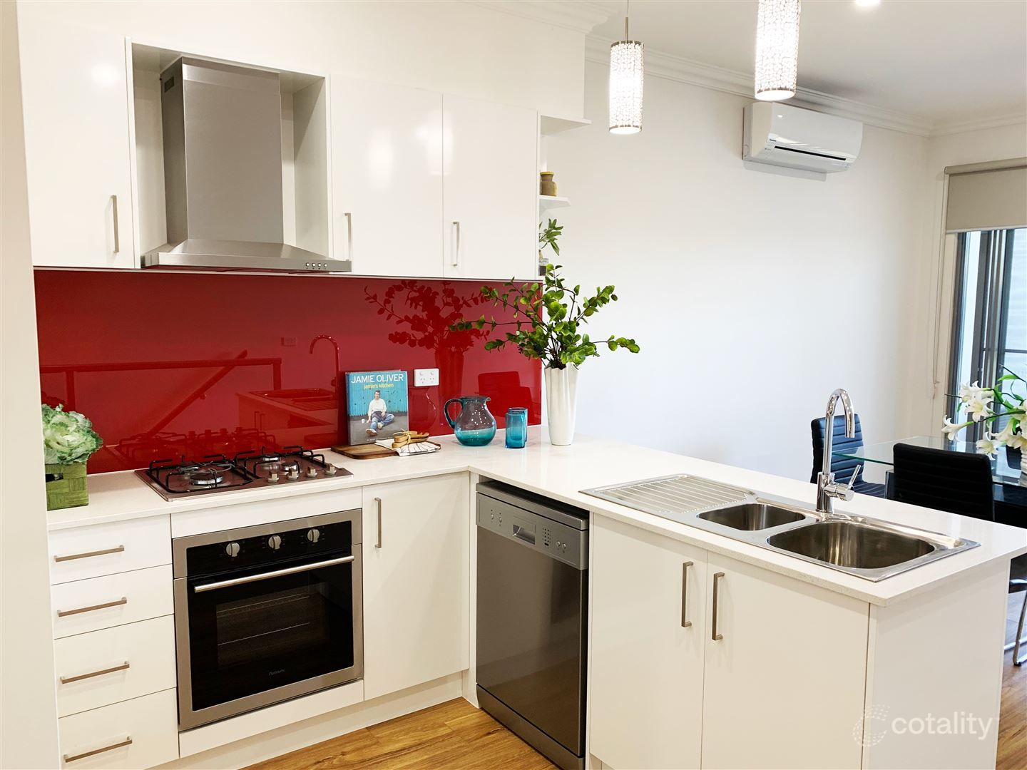 9/11 Riverside Dr, South Morang, VIC 3752