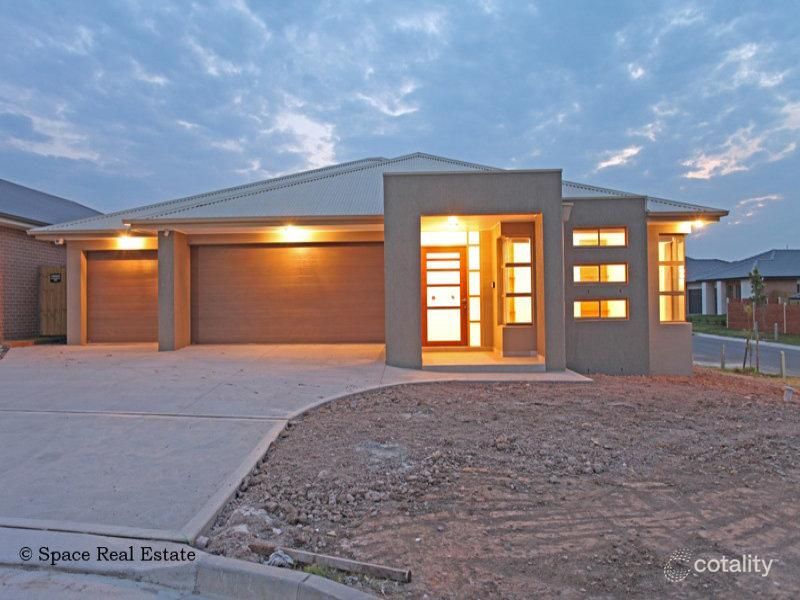 27 Ambrose St, Oran Park, NSW 2570