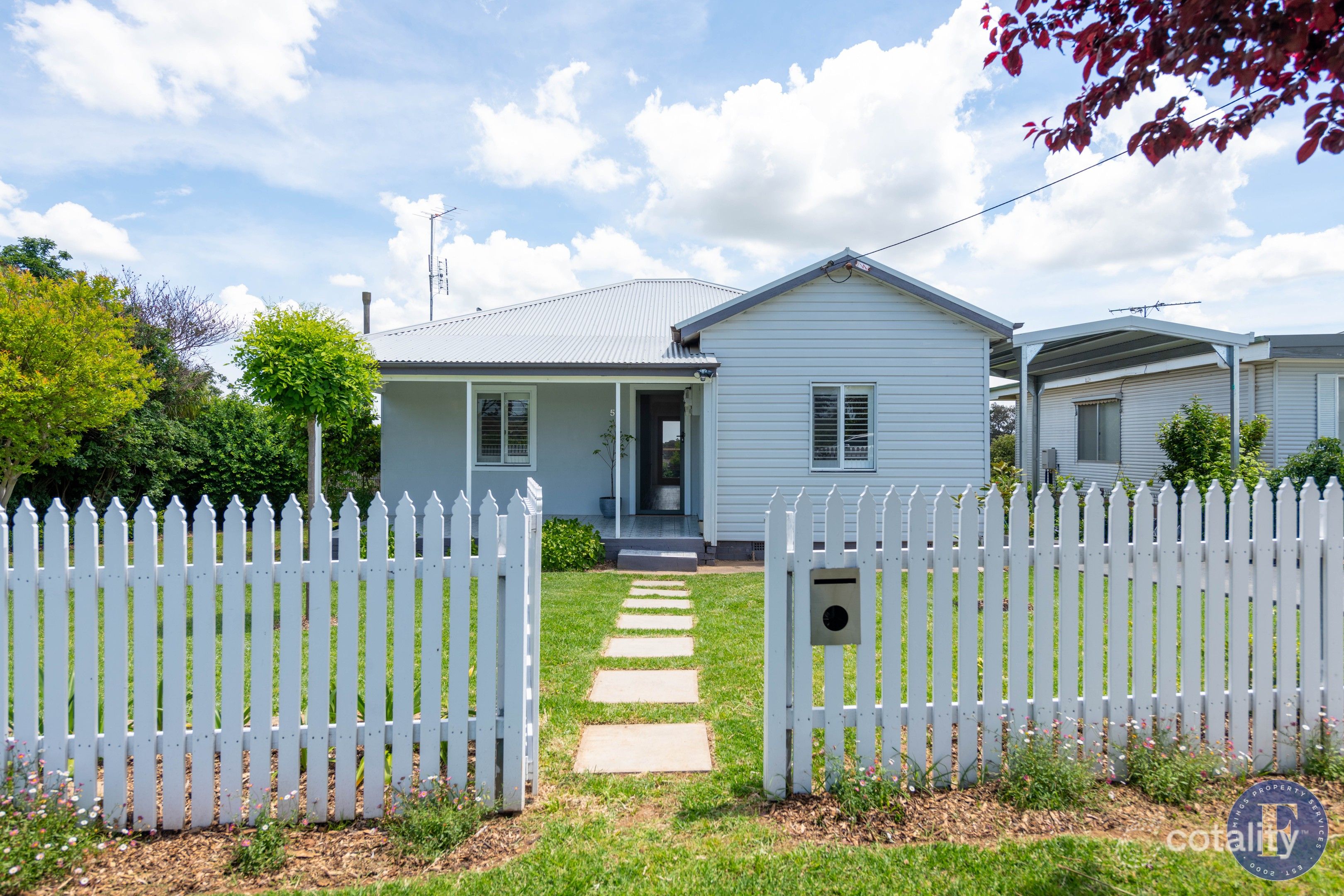 55 Elizabeth St, Young, NSW 2594