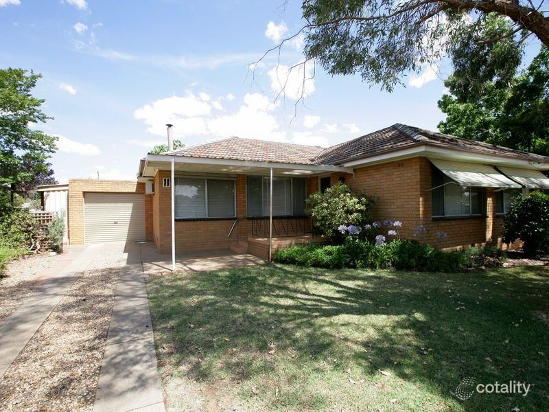 11 Holloway St, Tolland, NSW 2650
