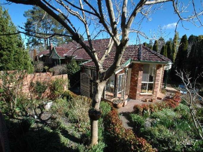 2 Elm St, Bowral, NSW 2576