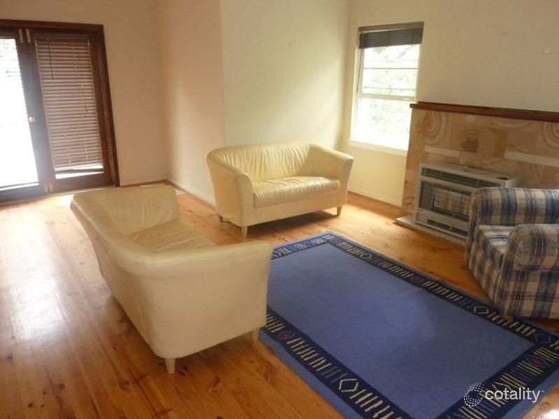 23 Hacking Cres, Narrabundah, ACT 2604