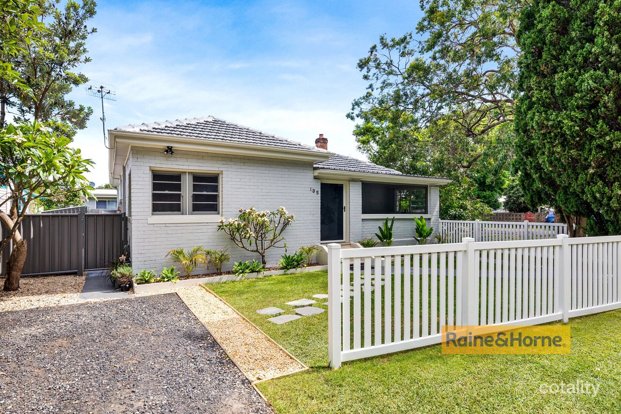 135 Memorial Ave, Ettalong Beach, NSW 2257