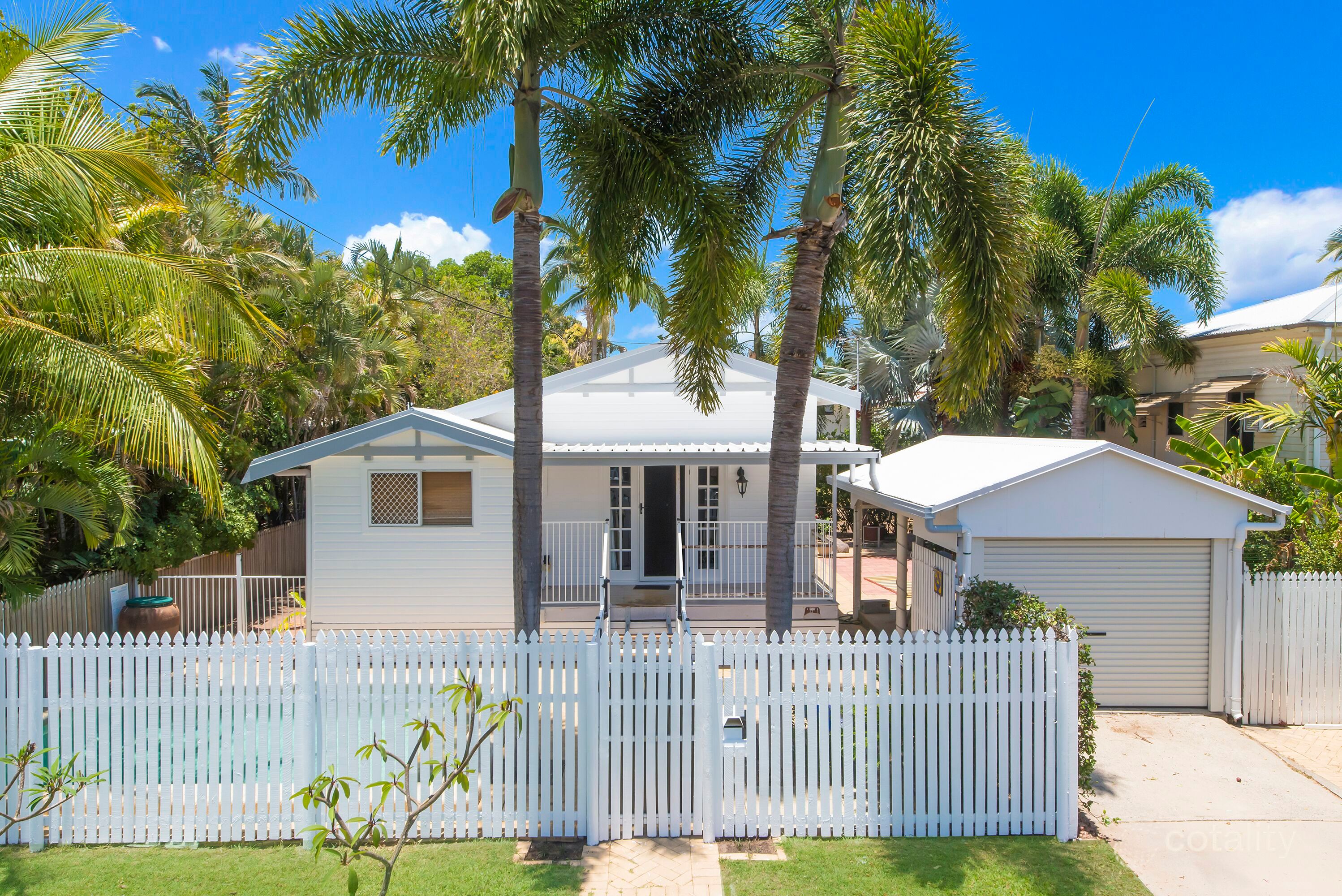 14 Cummins St, Hyde Park, QLD 4812