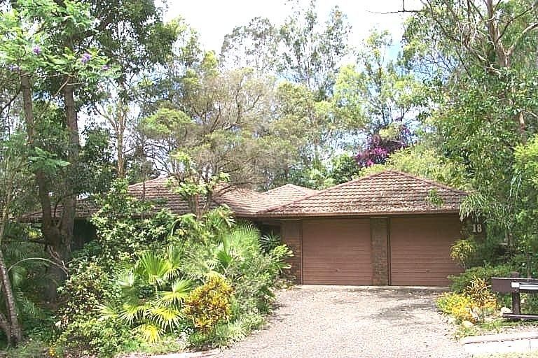 18 Pinkwood St, Bellbowrie, QLD 4070