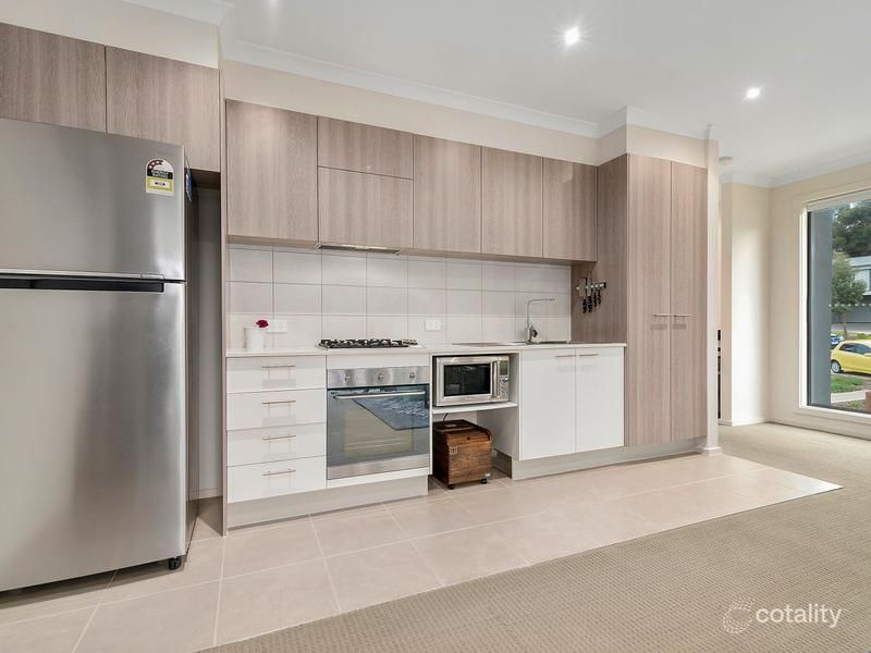 2 Reserve Pl, Notting Hill, VIC 3168