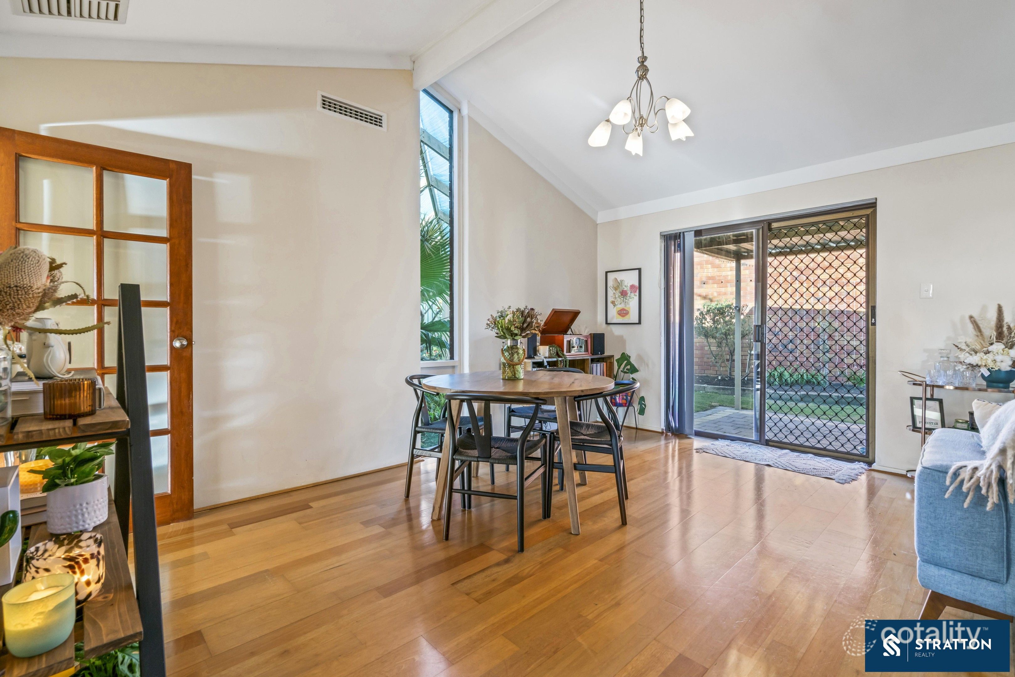 52 Vellgrove Ave, Parkwood, WA 6147