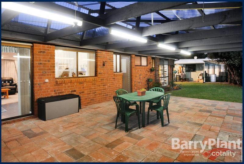1 Bellfield Dr, Lysterfield, VIC 3156