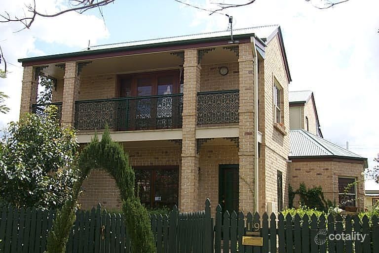 19 Marlborough St, Sherwood, QLD 4075