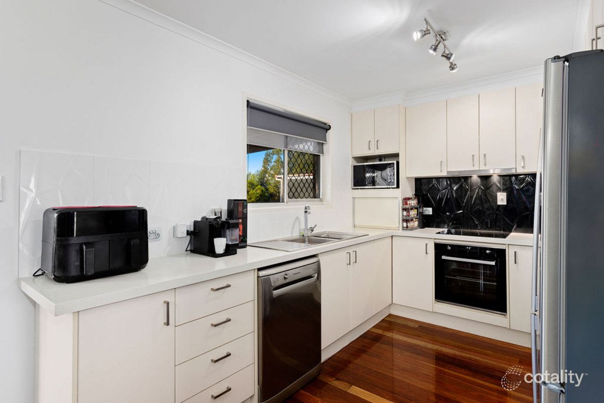 5 Olbern Cres, Yamanto, QLD 4305