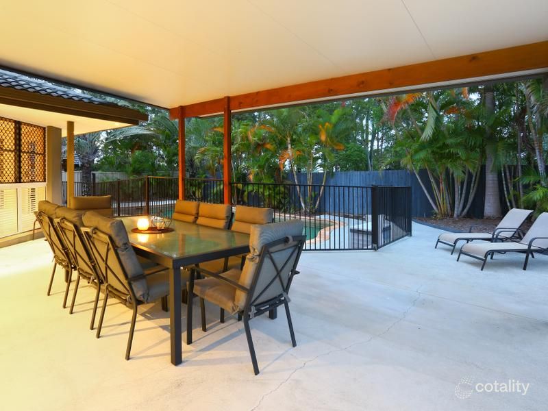 135 Camberwell Cct, Robina, QLD 4226