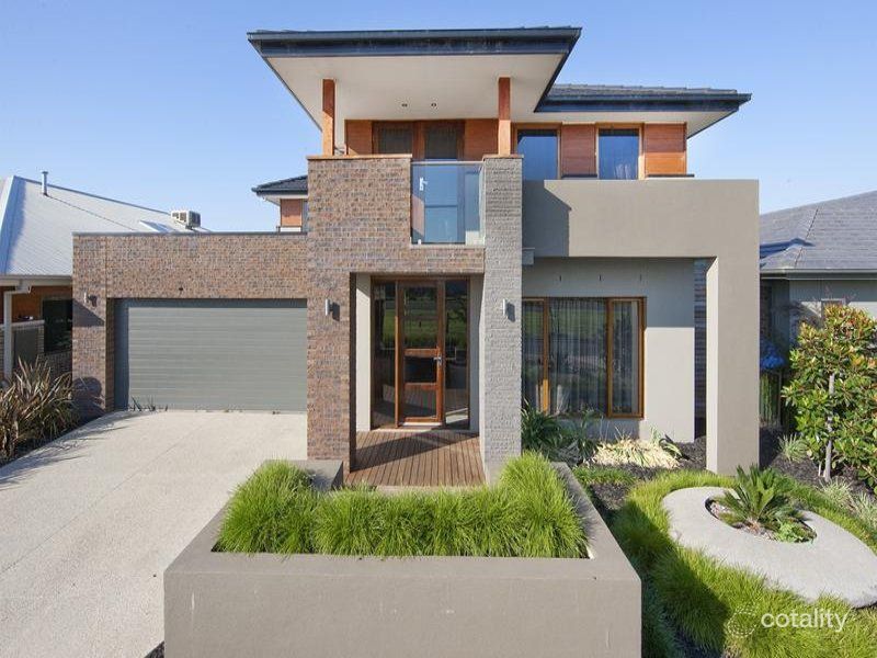 8 Feather Pl, Point Cook, VIC 3030