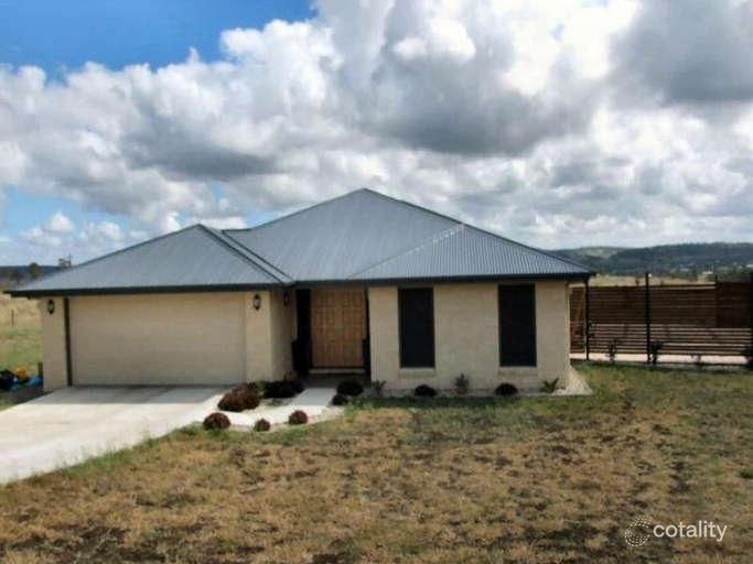 13 Morris Ct, Cotswold Hills, QLD 4350