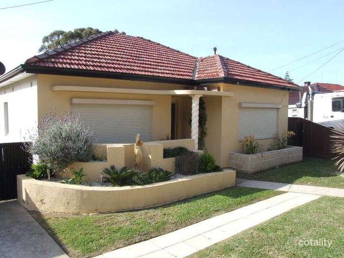 19 Moorefields Rd, Kingsgrove, NSW 2208