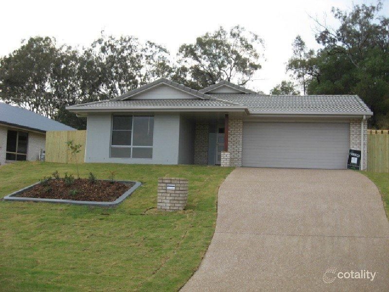 8 Mountain View Dr, Oakey, QLD 4401