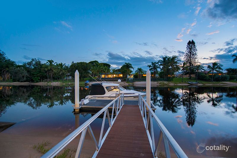 30 Moana Park Ave, Broadbeach Waters, QLD 4218