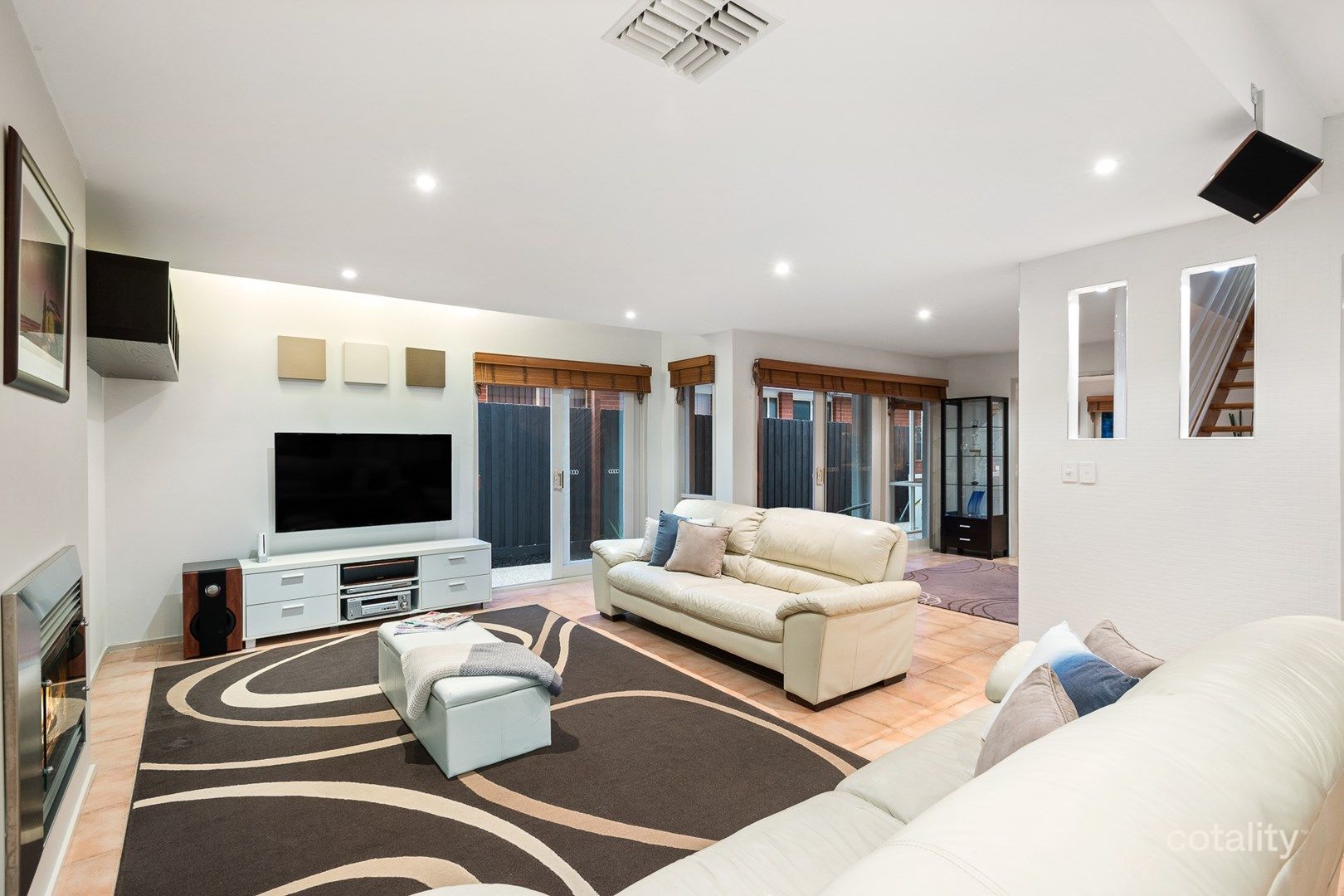 11 Bowen Cres, Burwood East, VIC 3151
