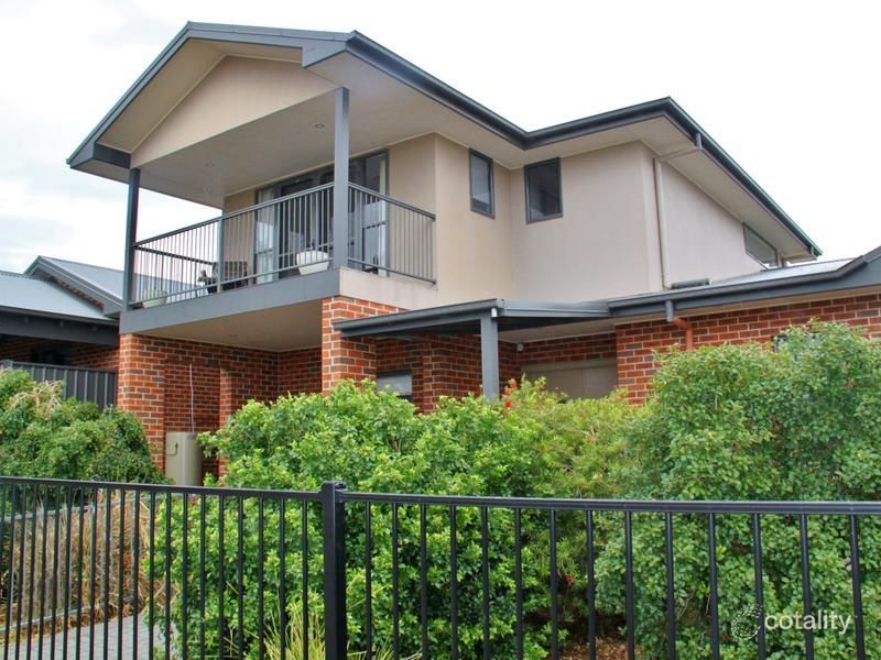 2 Peak Dr, Hillvue, NSW 2340