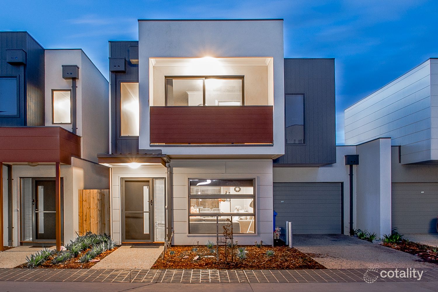 8 Queenie Way, Cranbourne West, VIC 3977