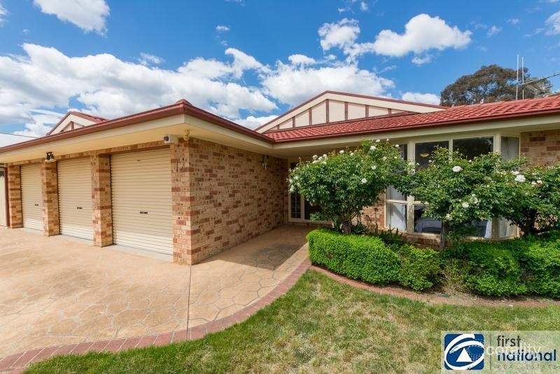 12 Darmody Pl, Jerrabomberra, NSW 2619