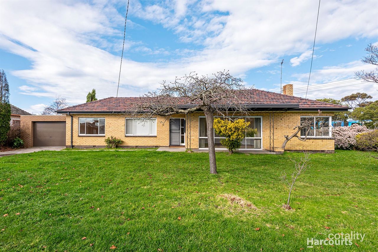 30 Rogers St, Pakenham, VIC 3810