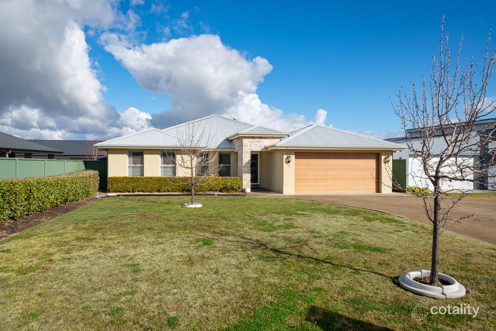 8 Knight Pl, Llanarth, NSW 2795